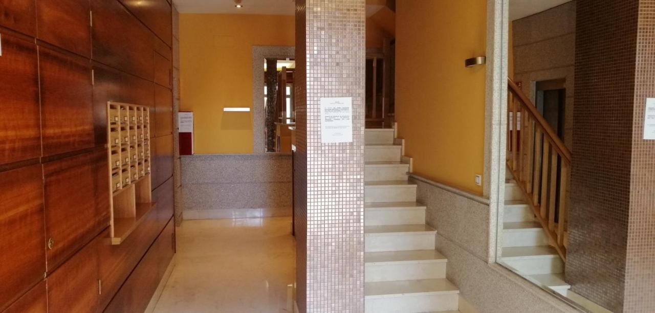 Apartamento Centro De Sanxenxo Con Garaje Bagian luar foto
